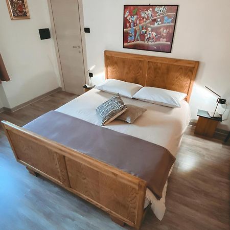 Hotel L'Adret Gressan Esterno foto