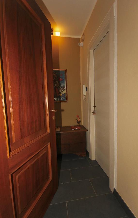 Hotel L'Adret Gressan Esterno foto